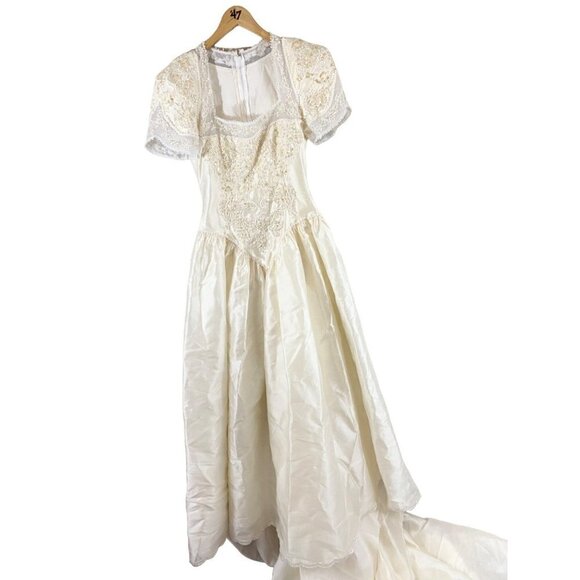 Vintage 1980's/1990's Beaded Bodice Silk Wedding Gown - Small - Picture 4 of 16